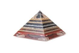 Orgonitpyramide mit Runen und Megatronwürfel